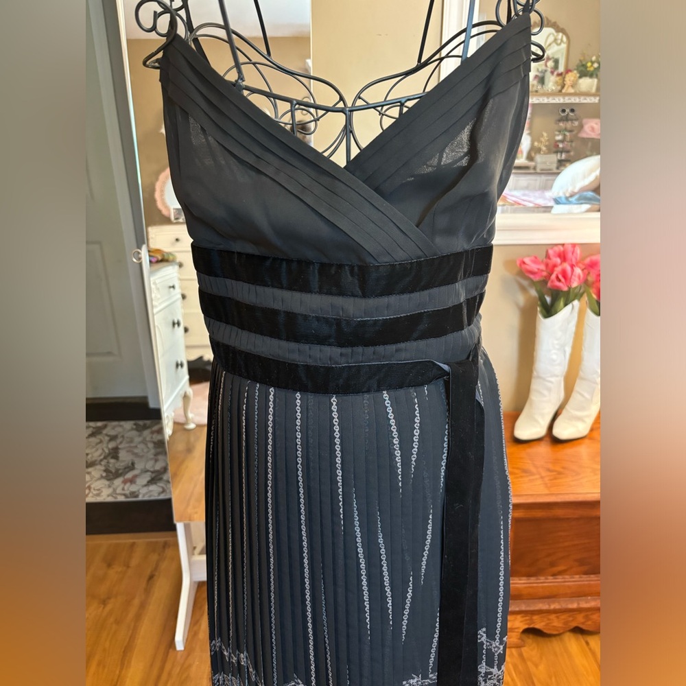 Ann Taylor Black and Gray Pleated Midi Sundress